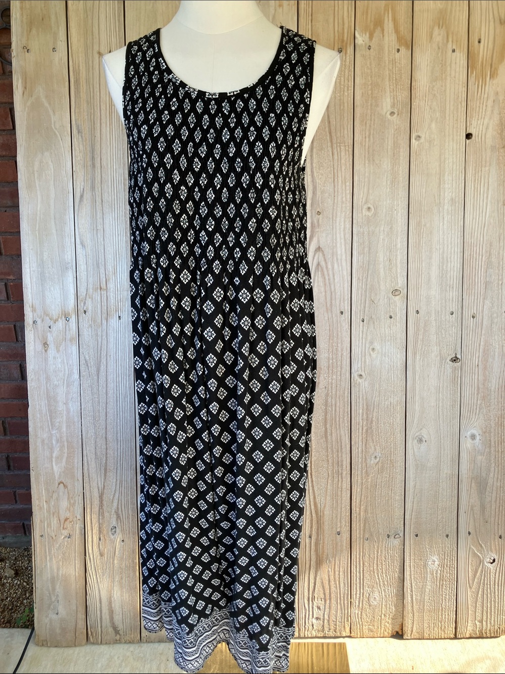 croft & barrow Black and White Sleeveless Maxi Dress